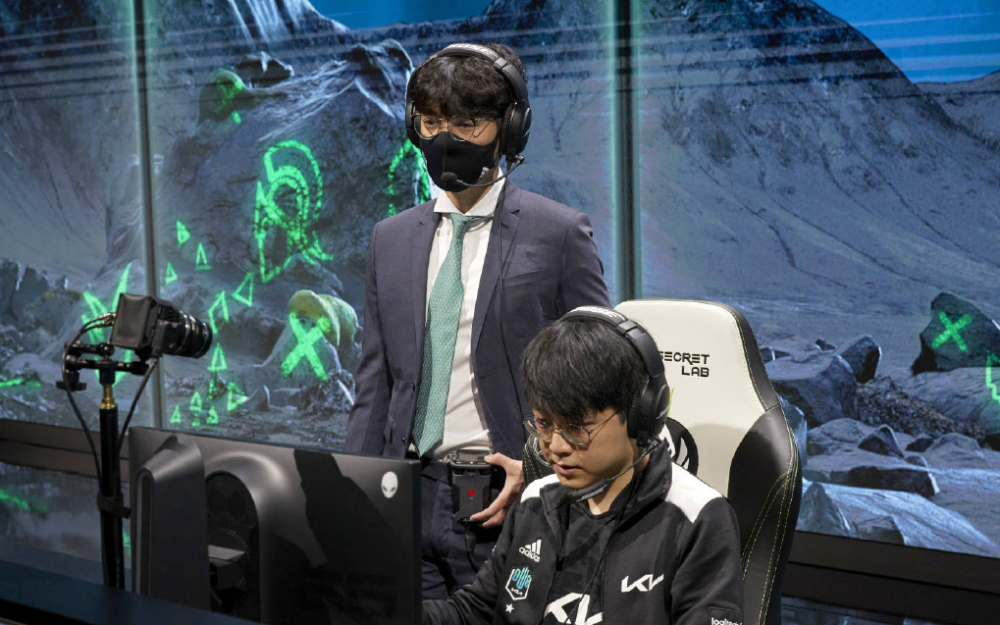 C9绝杀PSG,Keria关键团战开团秒人激烈交锋入围赛,让粉丝疯狂欢呼 C9绝杀PSG,Keria关键团战开团秒人激烈交锋入围赛,让粉丝疯狂欢呼