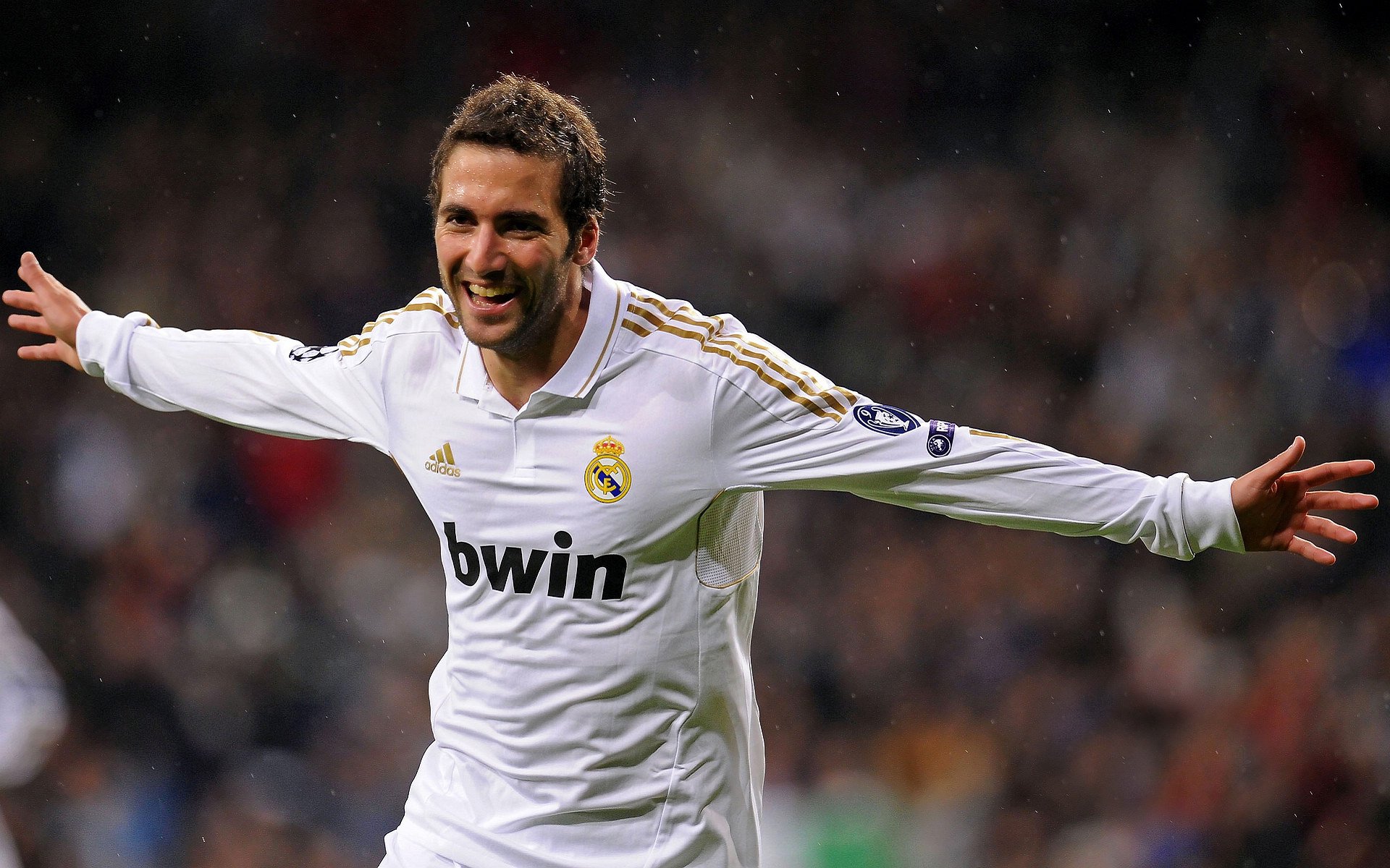 金玟哉冠军级表现,哥斯达黎加冲垮马赛,防守艺术与进攻风暴的交织