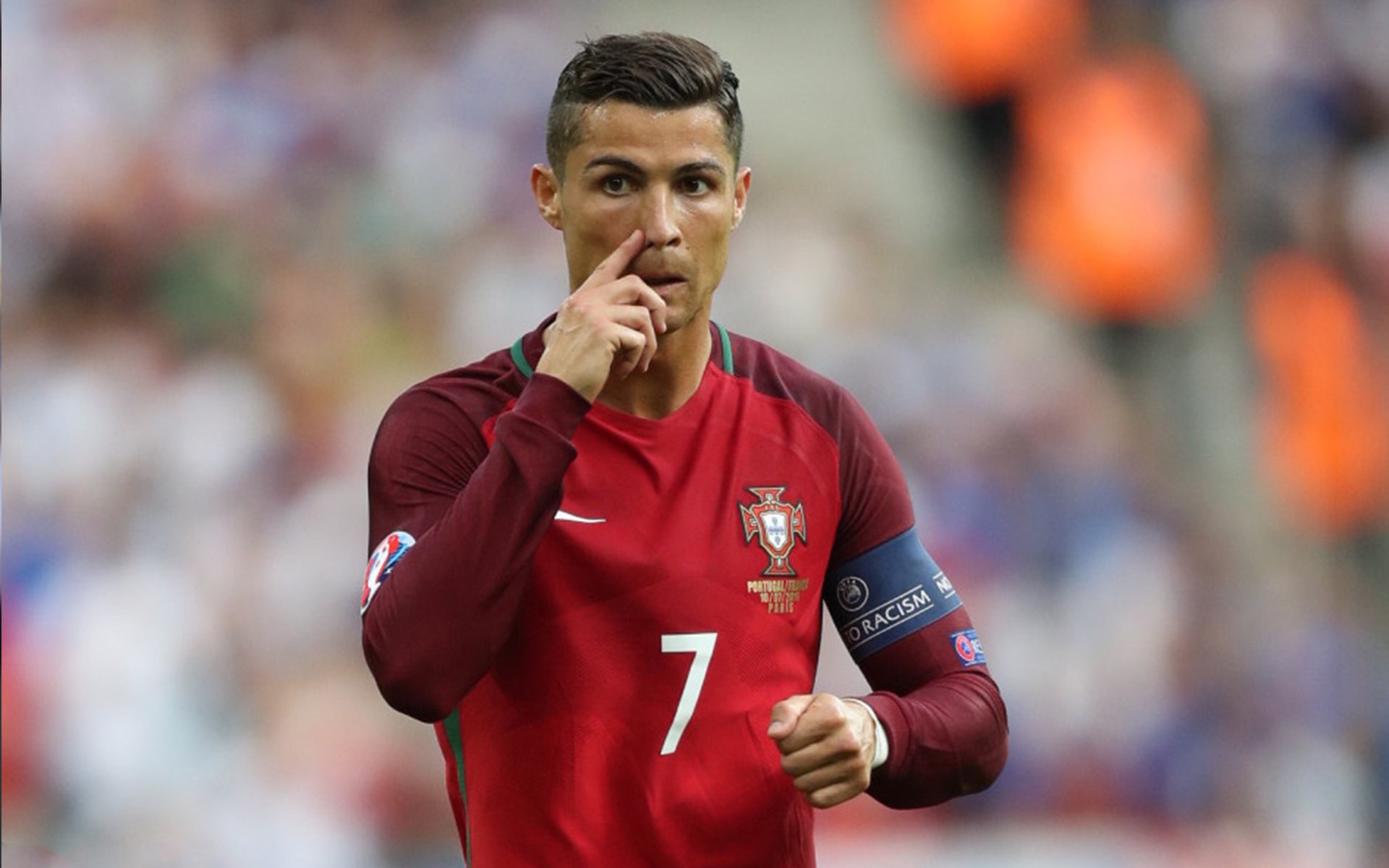 当格子军团绿茵称雄，F1赛道加维上演红色统治—体育世界的冰与火之歌